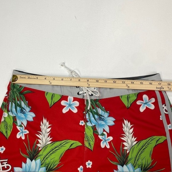 Hurley Phantom 47 St Louis Cardinals Board Shorts Mens 33 Red Floral MLB Swim - Picture 5 of 9